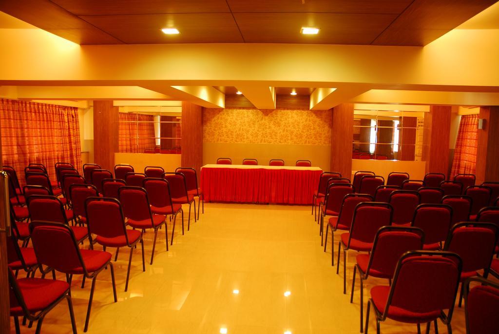 Hotel Mourya Residency Thane Zewnętrze zdjęcie