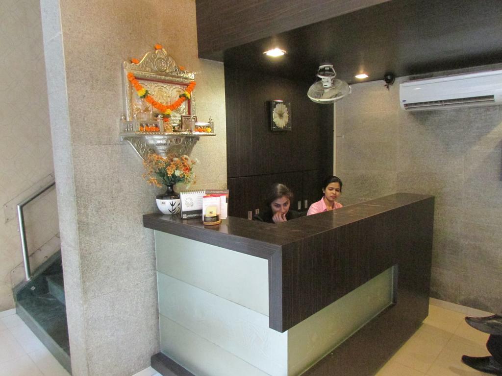 Hotel Mourya Residency Thane Zewnętrze zdjęcie