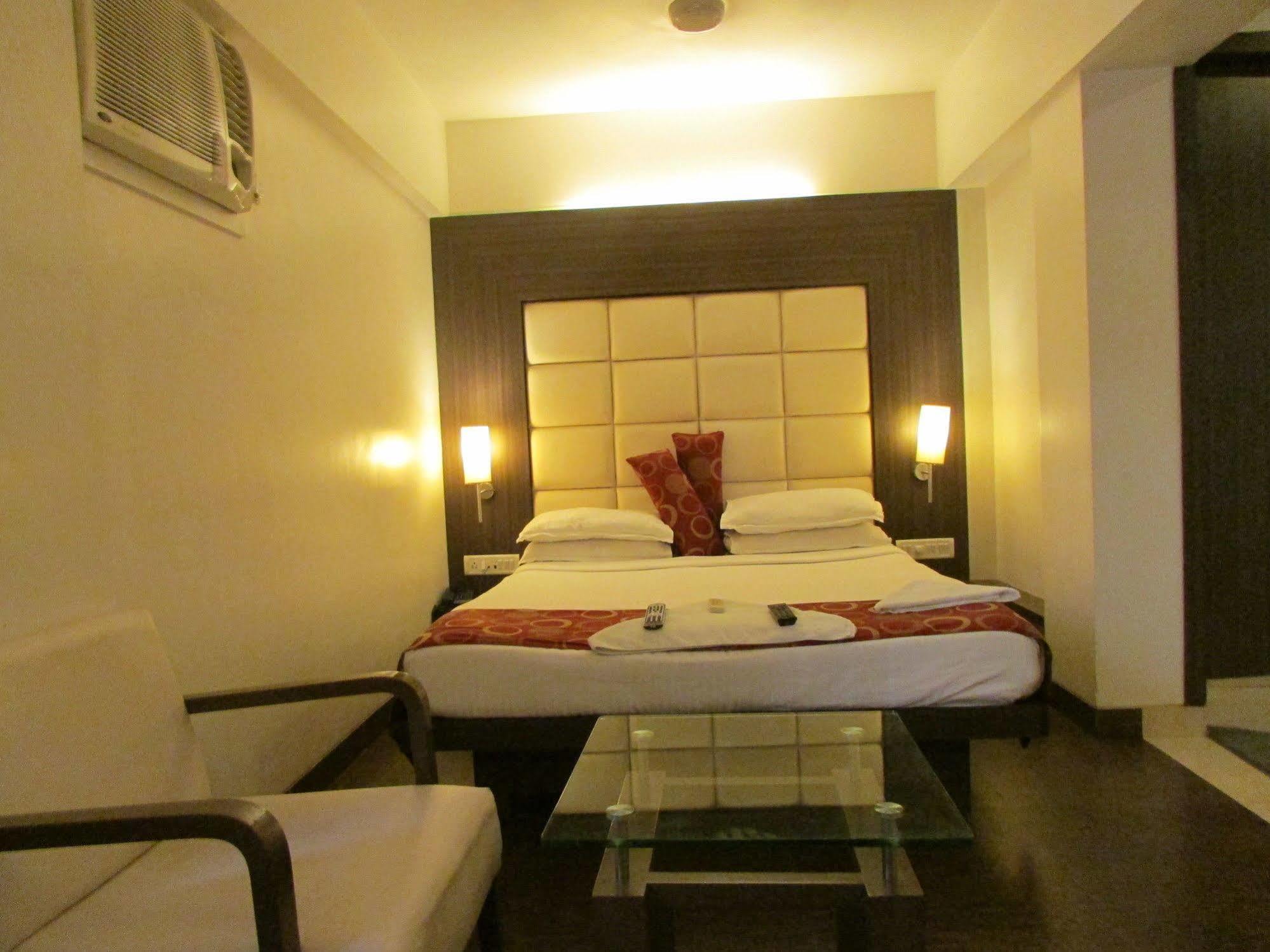 Hotel Mourya Residency Thane Zewnętrze zdjęcie