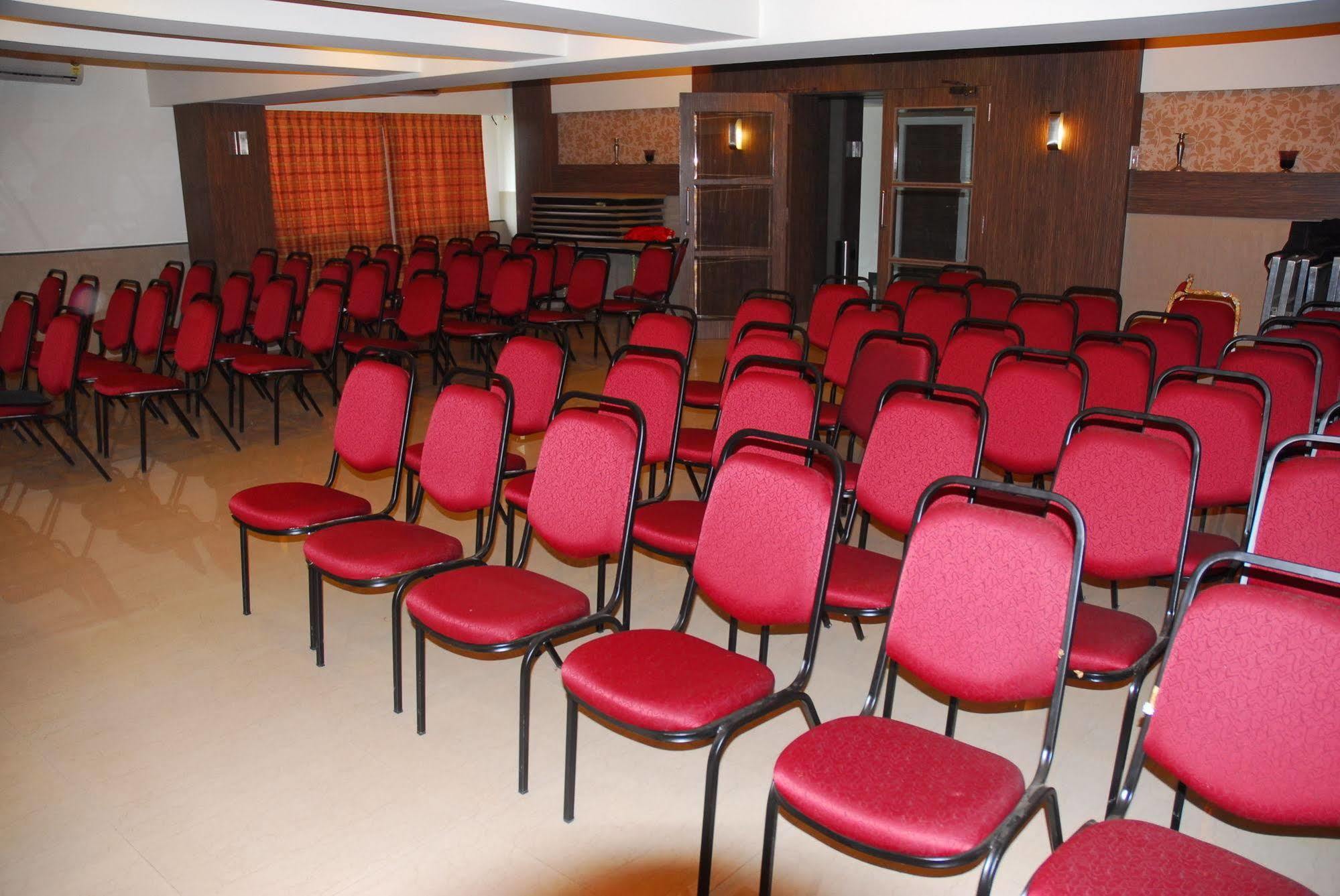 Hotel Mourya Residency Thane Zewnętrze zdjęcie