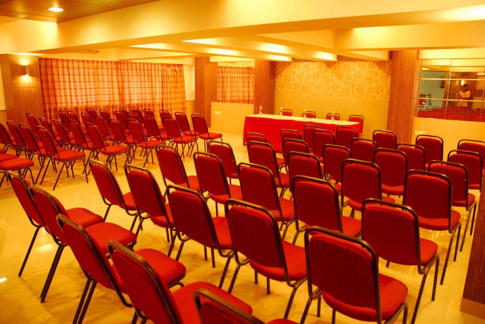 Hotel Mourya Residency Thane Zewnętrze zdjęcie