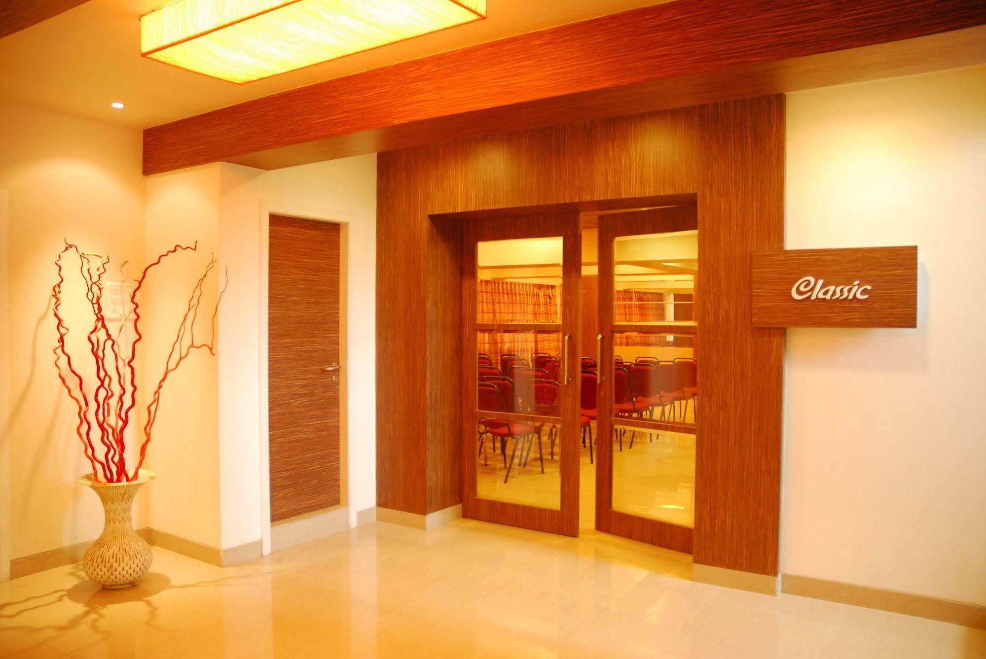 Hotel Mourya Residency Thane Zewnętrze zdjęcie